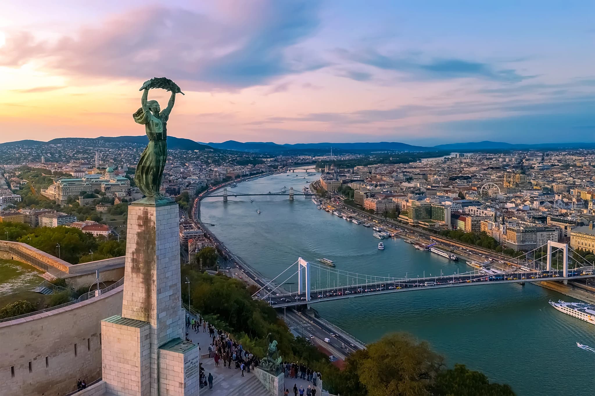 Hungary Investment Guide: Smart Ways to Tap into CEE Growth