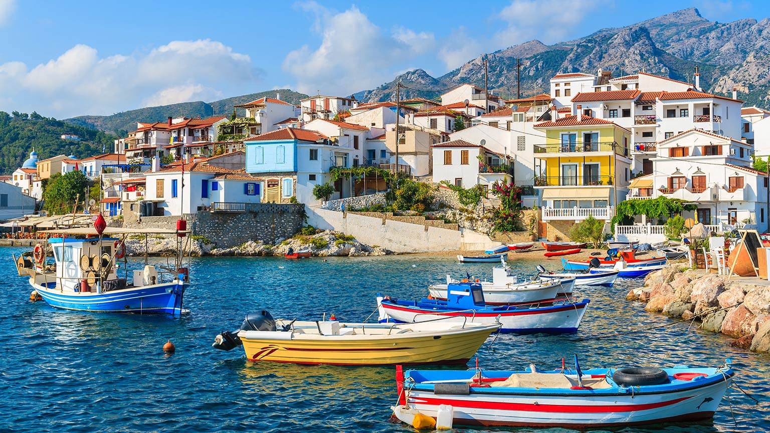 Record-Breaking Greece Residence Permit Program: How Many Investors Got Golden Visas in 2023?