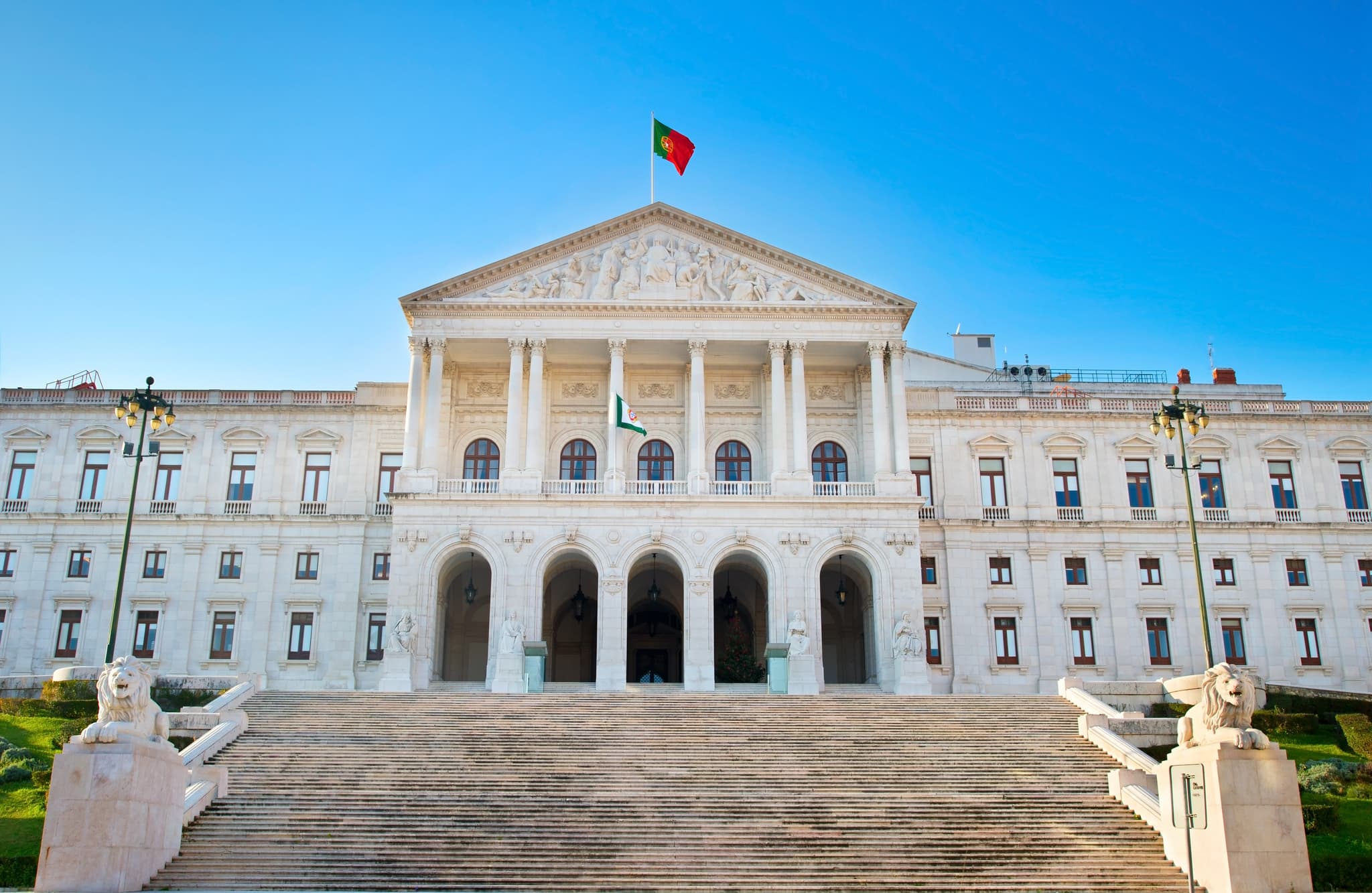 portugal-president-signs-citizenship-law-77400488