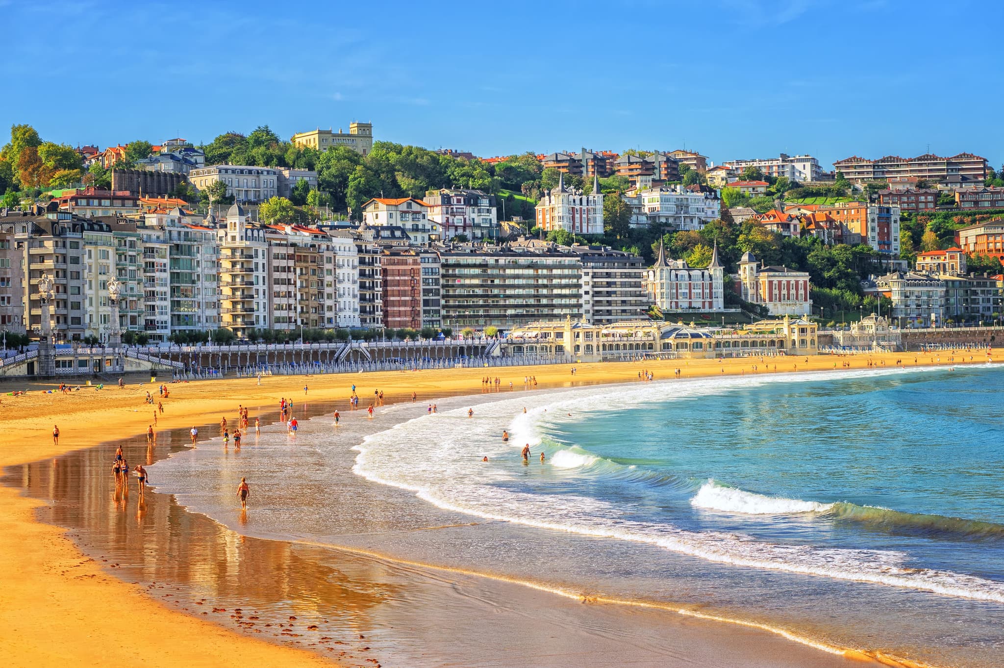 Spain Golden Visa Breakdown: 15 Big Benefits and 11 Major Drawbacks